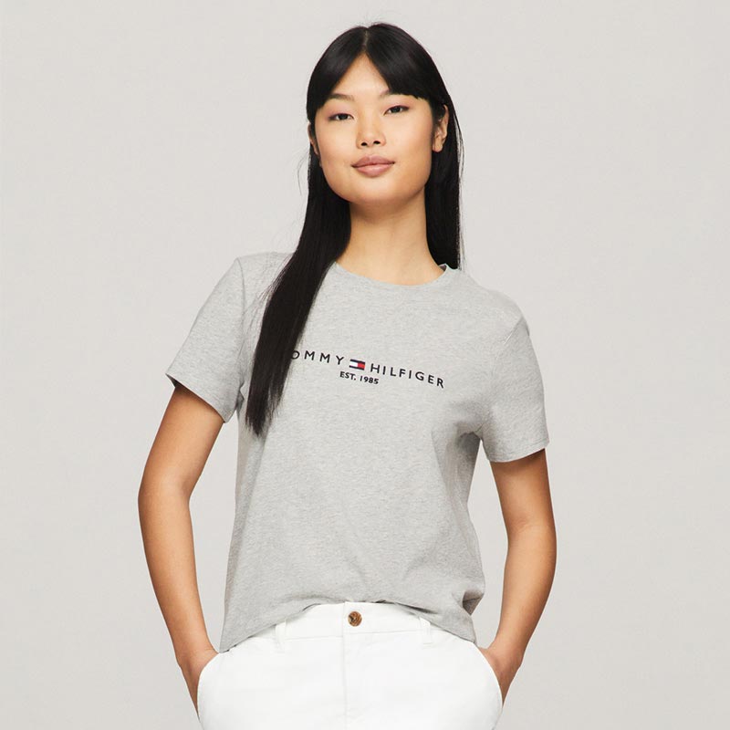 Tommy Hilfiger Women's Size Medium T-Shirt Peach Colored Crew Neck