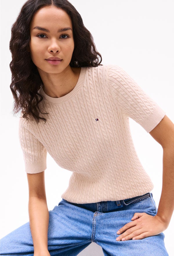Woman Styling Tommy Hilfiger Sweater