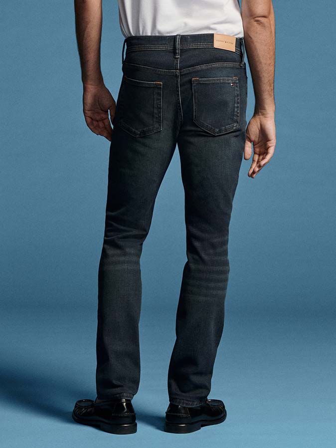 Back of a model wearing a Tommy Hilfiger Skinny Jeans