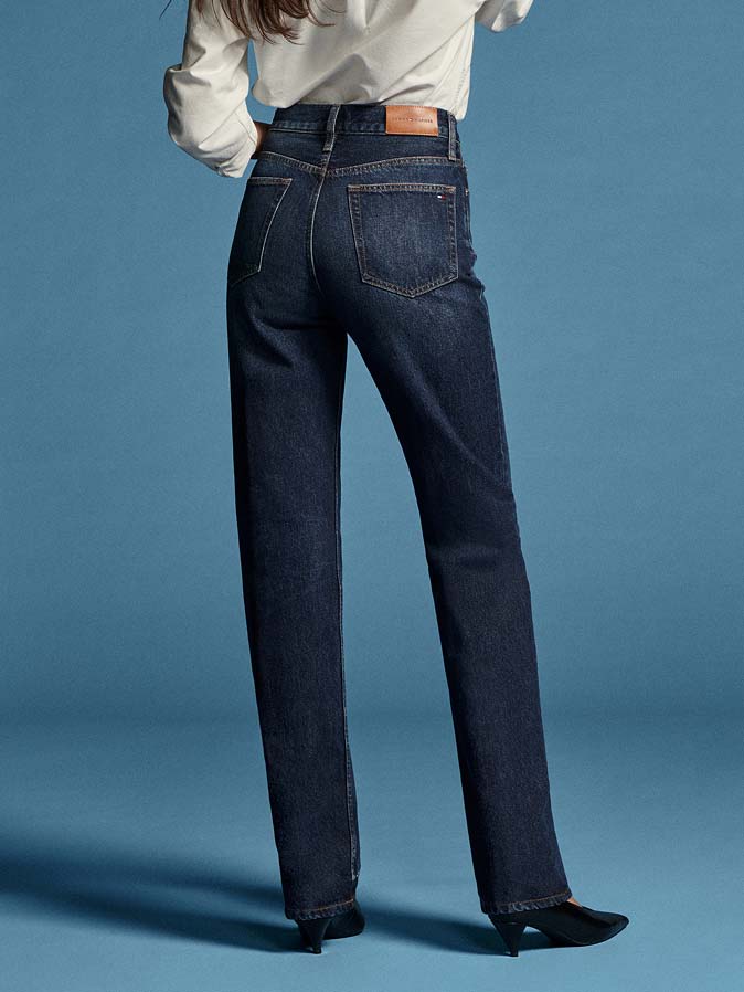 Back of a model wearing Tommy Hilfiger Straight Jeans