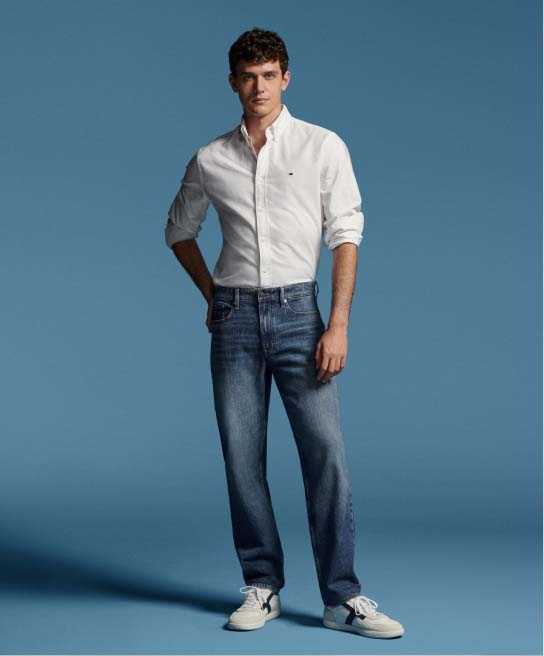 Model wearing relaxed Tommy Hilfiger Jeans